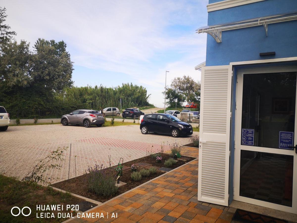 コマッキオ Il Sole Nel Mare - Lido Di Volano Bed & Breakfast エクステリア 写真