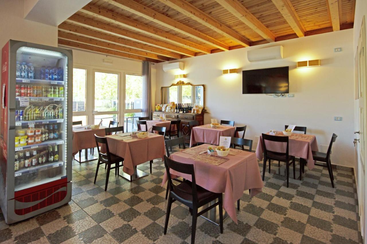 コマッキオ Il Sole Nel Mare - Lido Di Volano Bed & Breakfast エクステリア 写真