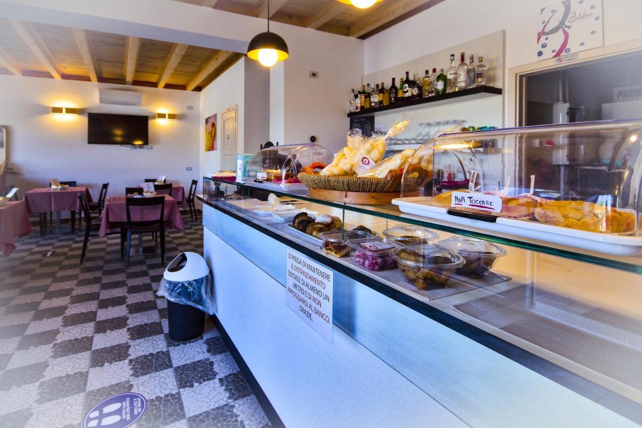 コマッキオ Il Sole Nel Mare - Lido Di Volano Bed & Breakfast エクステリア 写真