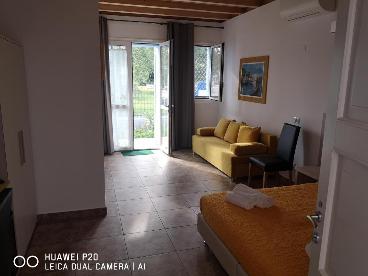 コマッキオ Il Sole Nel Mare - Lido Di Volano Bed & Breakfast エクステリア 写真